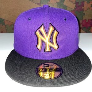 NEW YORK YANKEE NEW ERA FITTED BRAND NEW